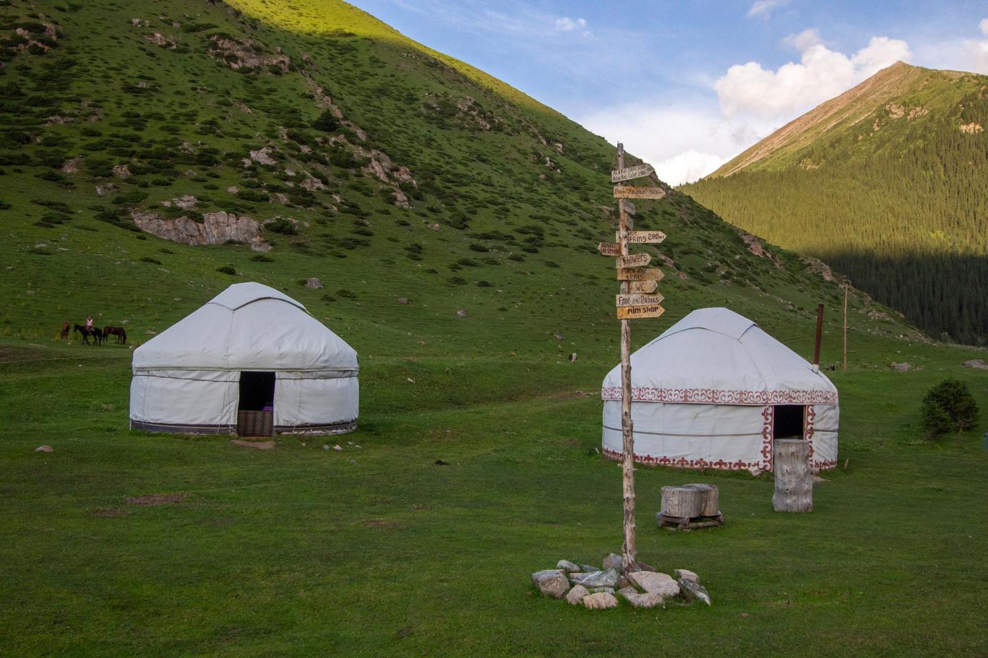 Hotel Eco Yurt Camp Arashan Teploklyuchenka Esterno foto