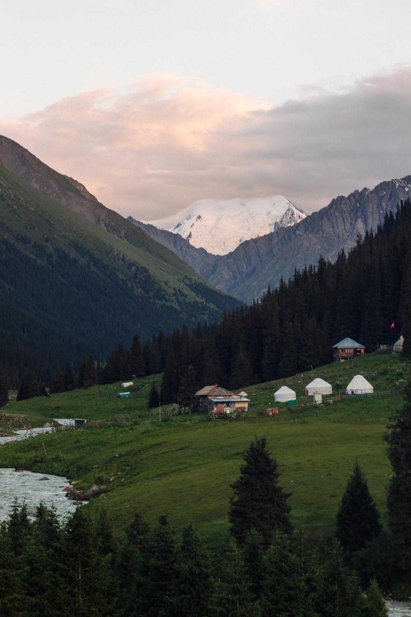 Hotel Eco Yurt Camp Arashan Teploklyuchenka Esterno foto