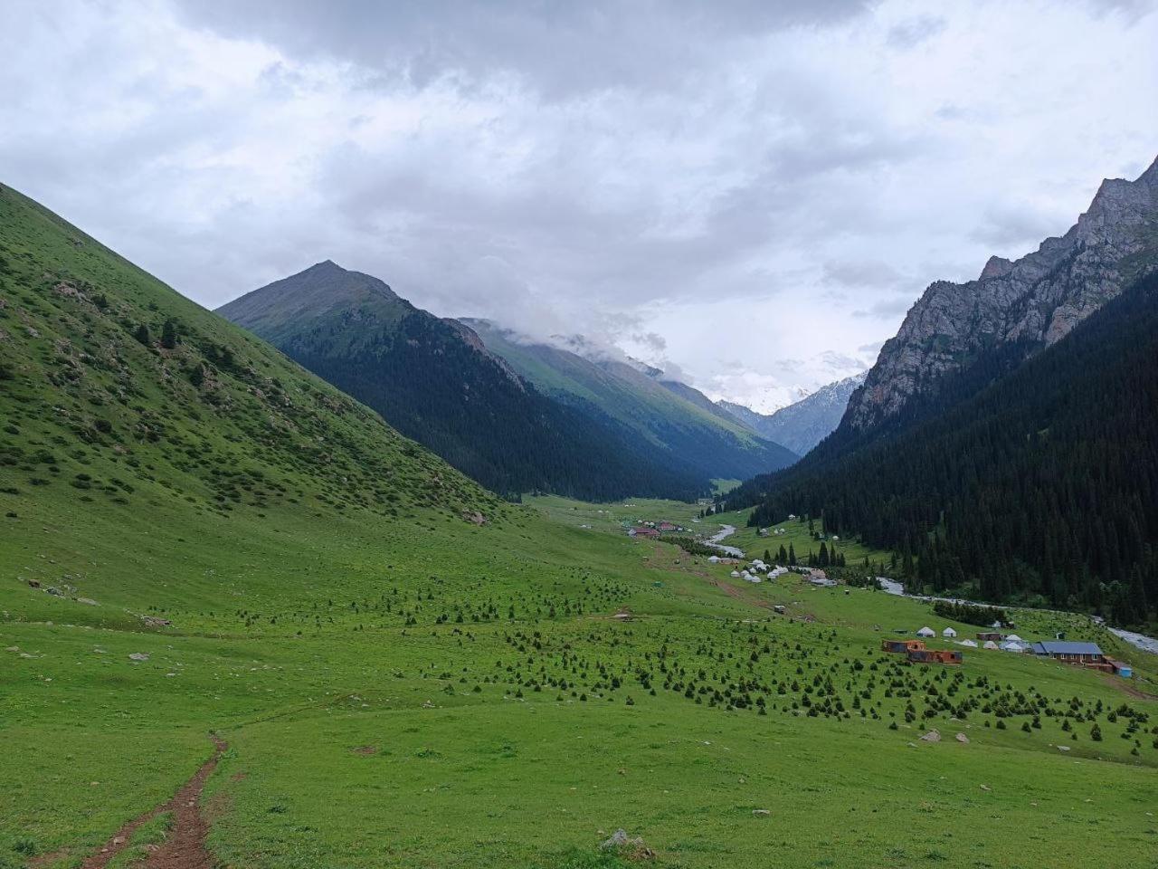 Hotel Eco Yurt Camp Arashan Teploklyuchenka Esterno foto
